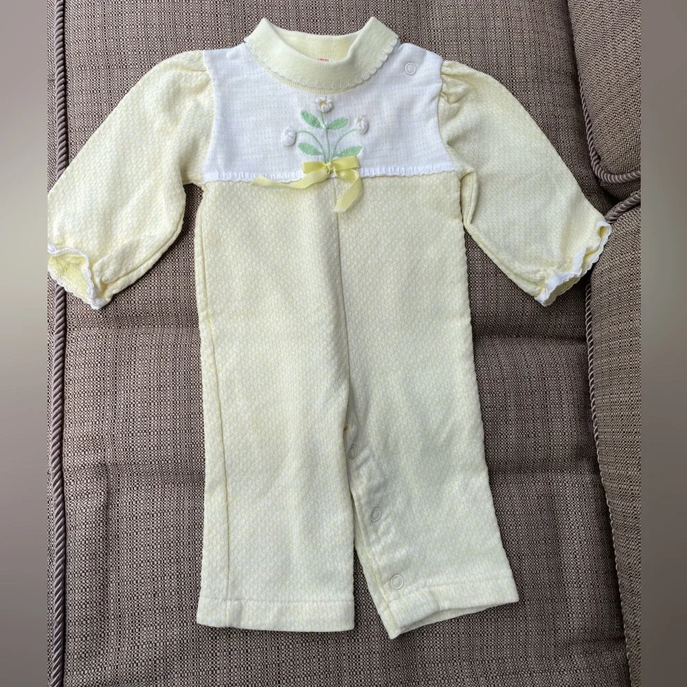 Vintage  Y2K 90’s Health-Tex Baby Girl Outfit  Sz. 6 Mos.